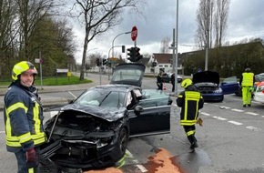 Feuerwehr Gelsenkirchen: FW-GE: Verkehrsunfall fordert 5 verletzte Personen