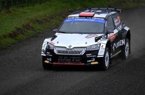 Skoda Auto Deutschland GmbH: Rallye Spanien: WRC2-Titelkampf zwischen drei ŠKODA Fahrern geht in die vorletzte Runde