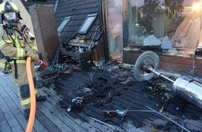 Feuerwehr Ratingen: FW Ratingen: Feuer auf Balkon in Tiefenbrioch