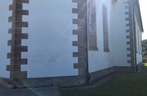 Polizeidirektion Landau: POL-PDLD: Kirchenfassade beschmiert