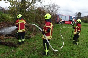 Freiwillige Feuerwehr Reichenau: FW Reichenau: Brennender Strohhaufen gelöscht, 17.11.2025, Reichenau-Mittelzell