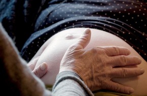 3sat: Sie begleiten Schwangerschaft und Geburt: 3sat zeigt einen Dokumentarfilm über Hebammen