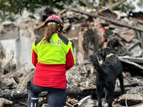 FW Alpen: Explosion in Gebäude