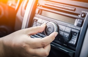 Deutsche Tamoil GmbH: Radio bleibt Top-Quelle für News und Musik / Das hören die Deutschen bei der Autofahrt am liebsten