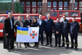 FW Stuttgart: Übergabe von Feuerwehrfahrzeugen und Schutzkleidung an die Solidaritätspartnerstadt Chmelnyzkyj (Ukraine)