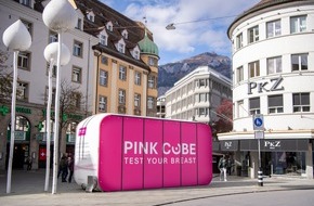 PINK CUBE Test Your Breast: Brustkrebs-Aufklärungsaktion im PINK CUBE auf dem Alexanderplatz in Chur - heute und morgen I FOTOS