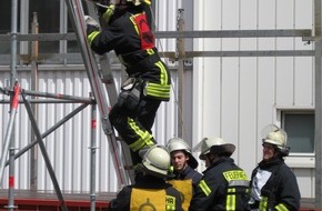 Feuerwehr Lennestadt: FW-OE: Leistungsnachweis der Feuerwehren des Kreises Olpe in Lennestadt - Elspe