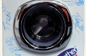 Dipl. Ing. Fust AG: Benefiz-Versteigerung zu Gunsten Swissaid: Big Brother-Waschmaschine in Auktion gegeben