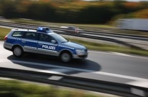 Polizei Rhein-Erft-Kreis: POL-REK: Festnahme im gestohlenen LKW - Brühl/Königsforst-West