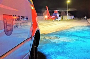 Feuerwehr Plettenberg: FW-PL: OT-Köbbinghauser Hammer. Rettungshubschrauber fliegt Schwerverletzten nach Betriebsunfall in Unfallklinik.