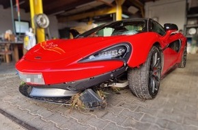 Polizeipräsidium Aalen: POL-AA: Schwäbisch Gmünd: Unfallflucht mit McLaren - Unfallstelle gesucht