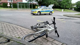 Polizeiinspektion Hameln-Pyrmont/Holzminden: POL-HM: Fahrradfahrer bei Verkehrsunfall leicht verletzt