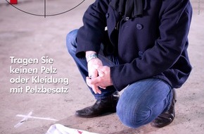 PETA Deutschland e.V.: Tatort-Schauspieler Andreas Hoppe jagt Serienkiller im neuen PETA-Spot / "Werden Sie nicht zum Komplizen" (BILD)