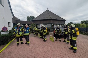 Freiwillige Feuerwehr Bedburg-Hau: FW-KLE: Brand in Pflegeheim - Zwei Pflegekräfte verletzt, Bewohner:innen bleiben unverletzt