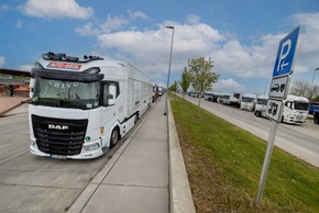 ADAC Umfrage offenbart Schwächen deutscher Rastanlagen für Camper / Kaum Serviceangebote / Viele Camper wünschen sich mehr gesonderte Parkplätze und eine bessere Ausschilderung