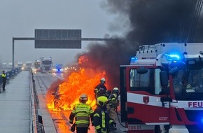 Feuerwehr Neuss: FW-NE: Pkw-Brand auf der Fleher Br&uuml;cke | Keine Verletzten