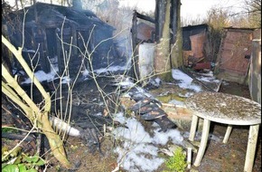 Polizeiinspektion Nienburg / Schaumburg: POL-NI: Brand von drei Gartenlauben und einem Unterstand in Nienburg