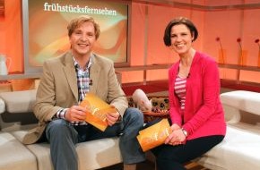 WDR Westdeutscher Rundfunk: Olli Dittrich glänzt im "Frühstücksfernsehen" in neun verschiedenen Rollen / Sendestart: 06. Mai 2013, 23.30 bis 00.00 Uhr im Ersten (BILD)
