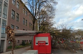 Feuerwehr Kleve: FW-KLE: Zwölf Einsätze durch Orkantief "Emir"