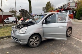 Kreispolizeibehörde Herford: POL-HF: Verkehrsunfall im Kreuzungsbereich- LKW beim Abbiegen übersehen