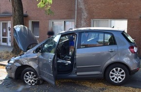 Kreispolizeibehörde Herford: POL-HF: Verkehrsunfall mit Personenschaden - Ausweichmanöver über den Gehweg