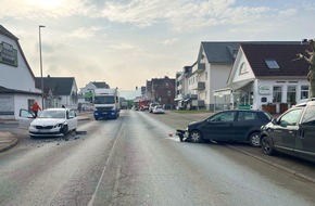 Kreispolizeibehörde Höxter: POL-HX: Unfall beim Ausparken sorgt für Vollsperrung der B83