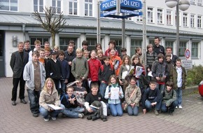 Polizeiinspektion Northeim: POL-NOM: Girls'Day bei der Northeimer Polizei - Bilder im Anhang
