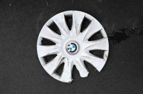 Polizeipr&auml;sidium Nordhessen: POL-KS: Fl&uuml;chtiger Autofahrer verliert BMW-Radkappe an Unfallstelle: Polizei bittet um Hinweise auf Verursacher