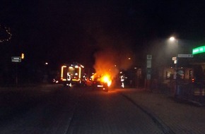 Polizei Minden-Lübbecke: POL-MI: Opel gerät während der Fahrt in Brand