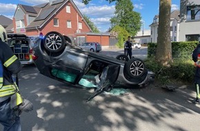 Feuerwehr Dinslaken: FW Dinslaken: Verkehrsunfall auf der Dieselstraße