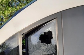 Bundespolizeidirektion Sankt Augustin: BPOL NRW: Erneut RE 14 in Essen Borbeck mit Steinen beworfen - Bundespolizei ermittelt wegen gefährlichen Eingriffs in den Bahnverkehr