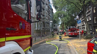 Feuerwehr Gelsenkirchen: FW-GE: Wohnung nach Küchenbrand in Gelsenkirchen Schalke unbewohnbar.