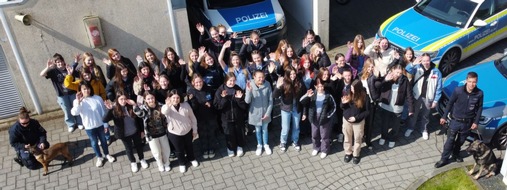 Polizeidirektion Neuwied/Rhein: POL-PDNR: Girls Day bei der Polizeiinspektion Straßenhaus