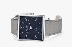 NOMOS Glash&uuml;tte: Blau machen am Handgelenk