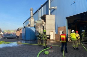 Freiwillige Feuerwehr Alpen: FW Alpen: Brand in einem Gewerbebetrieb