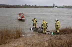 Feuerwehr Kleve: FW-KLE: Person aus dem Rhein gerettet