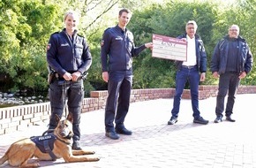 Polizeidirektion Osnabrück: POL-OS: Nachtrag Polizei Osnabrück überreicht Spende an Zoo Osnabrück