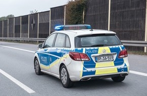 Bundespolizeidirektion München: Bundespolizeidirektion München: Mann will auf der Autobahn nach München laufen/ Bundespolizei bringt Migranten in Zurückschiebungshaft