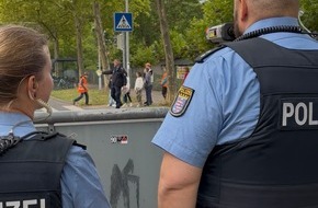 Polizeipr&auml;sidium S&uuml;dhessen: POL-DA: Darmstadt-Kranichstein: "Blitz f&uuml;r Kids" / Schulkinder verteilen gr&uuml;ne und gelbe Karten