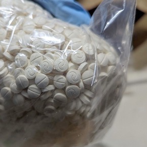 BKA: 300 Kilogramm Amphetamin sichergestellt // Bundeskriminalamt und Staatsanwaltschaft Ellwangen decken bislang größtes bekanntes Drogenlabor für Captagon-Tabletten in Deutschland auf