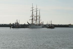 Deutsche Marine - Presseinformation: 5. Ergänzungsmeldung zu Meldung: Besatzungsmitglied der &quot;Gorch Fock&quot; ging über Bord - Aktuelle Fotos &quot;Gorch Fock&quot;