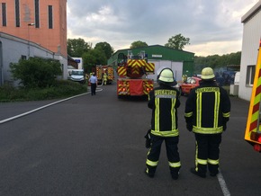 FW-Stolberg: Brand in Gewerbebetrieb / Brand einer Gasflasche