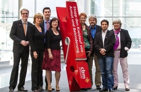 cbm Christoffel-Blindenmission e.V.: Bundestagsausschuss unterstützt Kampagne der CBM (BILD)