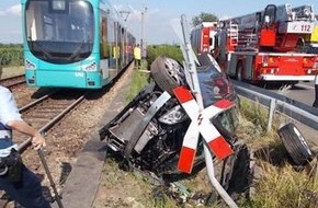 Polizeidirektion Neustadt/Weinstraße: POL-PDNW: Verkehrsunfall mit fünf Verletzten