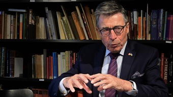 Democracy News Alliance: Former NATO Secretary General Rasmussen proposes Democracies-7-Group as "the new leader of the free world"