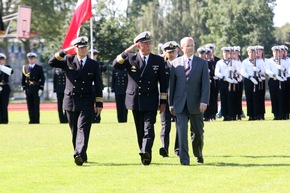 Deutsche Marine - Pressemeldung/ Pressetermin: Vereidigung an der Marineschule Mürwik - Offizieranwärter aus ganz Deutschland im Blickpunkt der Öffentlichkeit