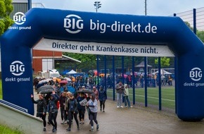 BIG direkt gesund: BIG direkt gesund als Gesundheitspartnerin dabei: Team Walk mit Teamgeist, guter Laune und Regenjacken
