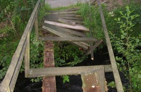Polizeiinspektion Northeim: POL-NOM: Einsturz einer Brücke am Mühlgraben Pöhlde