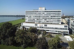 Schön Klinik: Pressemeldung: Schön Klinik Düsseldorf sucht Ehrenamtlerinnen und Ehrenamtler für neuen Patientenservice