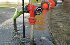 Feuerwehr Essen: FW-E: Wasserrohrbruch - Kellerbereich und Tiefgarage einer Seniorenresidenz überflutet